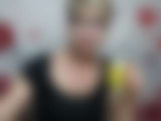 Live cam show with EllaBonito - Flashing on Mixed Magazine Live