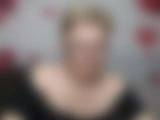 Live cam show with EmiliaGree - Flashing on Camsoda