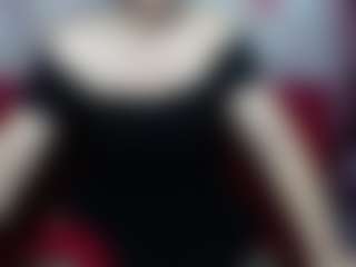 Live cam show with EmiliaGree - Chubby on CamwithHer