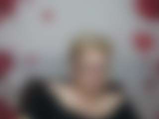Live cam show with EmiliaGree - Chubby on crypto-cams