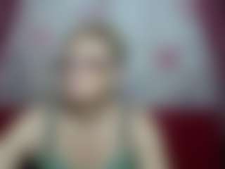 Live cam show with EmiliaGree - Drinking on Dolls Live