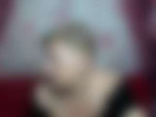 Live cam show with EmiliaGree - Bikini on CamwithHer