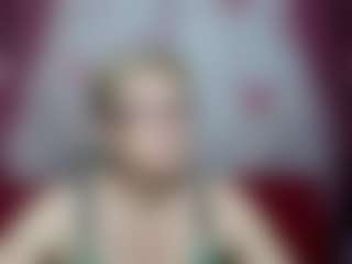 Live cam show with EmiliaGree - Chubby on camtv