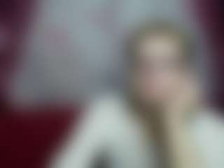 Live cam show with EmiliaGree - Handjob on Uber Horny