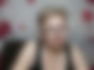 Live cam show with EmiliaGree - Facial Piercings on xDating