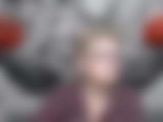 Live cam show with EmiliaGree - Chubby on crypto-cams