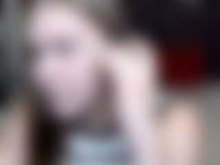 Live cam show with LauraHlot - Living Room on mypornchat.com