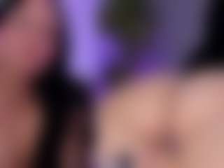 Live cam show with Nicky Saenz - Bikini on CamwithHer