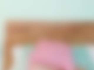 Live cam show with LexiBloom - Living Room on Camsoda
