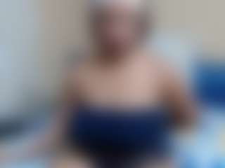 Live cam show with Londilicious33 - Fingering MILF on Camsoda
