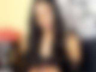 Live cam show with Emilia - Muscle on WildCum