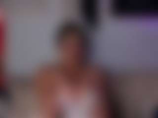 Live cam show with sheyla Hills - Oil on StripNow