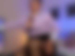 Live cam show with sheyla Hills - Shaved on Camsoda