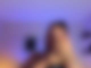 Live cam show with sheyla Hills - Chubby on StripNow