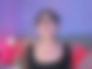 Live cam show with Curvy Corinne - Flexible on Camming Site