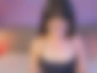 Live cam show with Curvy Corinne - Fingering on Dare Cams