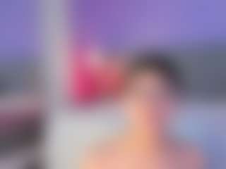 Live cam show with Curvy Corinne - Cumslut on milfzrlive.com