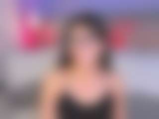 Live cam show with Curvy Corinne - Shaved Pussy on livesuperchat.net