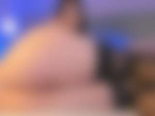 Live cam show with Curvy Corinne - Machine on Camsoda
