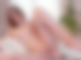 Live cam show with NaomiSunset - Blonde Hair on livesuperchat.net