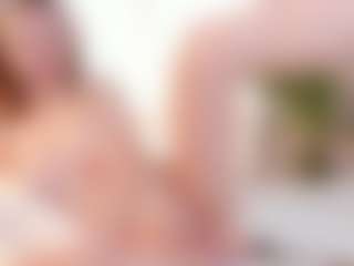 Live cam show with NaomiSunset - Living Room on Camming Site