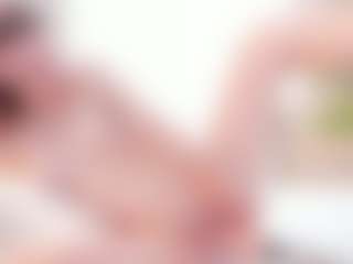 Live cam show with NaomiSunset - Blonde Hair on Milfs Live