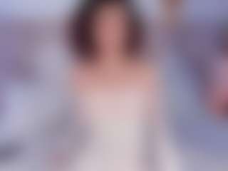 Live cam show with Amber - Small Tits Brown Hair on Dolls Live