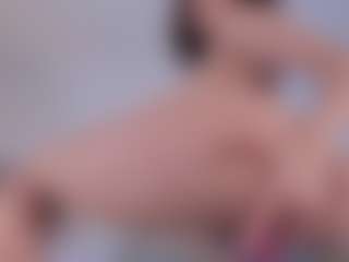 Live cam show with Amber - Brown Hair Petite on PervPlay.com