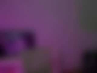 Live cam show with lilyWilliamss - Body Massage on Camsoda