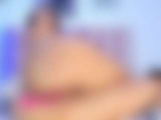 Live cam show with MilliMattell - Middle Aged on Hubzter Live