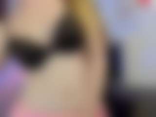 Live cam show with Piinkpandora - Striptease on Hubzter Live