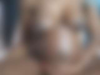 Live cam show with sweet-razzy - Ebony on fapnchat | kenya