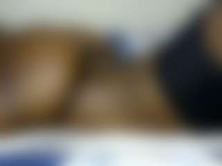 Live cam show with thickpetite - Freaky on Dolls Live