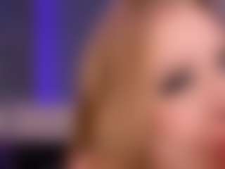 Live cam show with Anika - Smoking on xplaylive.com