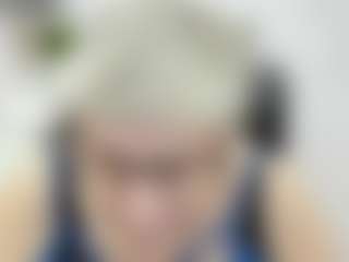 Live cam show with IrisLust - Glasses on Cam Slut