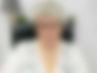 Live cam show with IrisLust - Glasses on Dare Cams