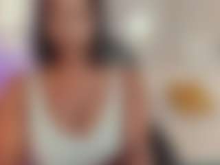 Live cam show with Savannah Storm - Living Room on Uber Horny
