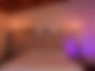 Live cam show with Savannah Storm - Living Room on Streamer API