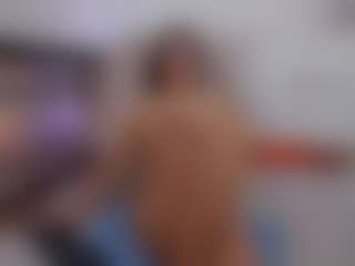 Live cam show with SophieeRain - Full Nudity on AdultVida.com