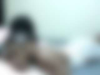 Live cam show with sweetbony - Black Petite on CamClone