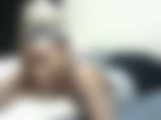 Live cam show with sweetbony - Black Petite on Camversity