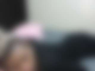 Live cam show with sweetbony - Black Petite on CamClone
