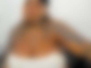 Live cam show with ANA-FUENTES - Ebony Squirt on chickslive.net