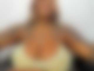 Live cam show with ANA-FUENTES - Black Dildo on CamClone