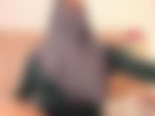 Live cam show with Isa-perez - Petite on Camsoda