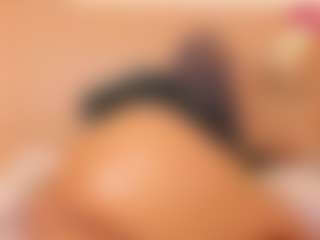Live cam show with Isa-perez - Skinny MILF on googirlz