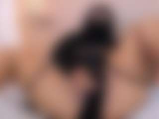 Live cam show with Isa-perez - Skinny MILF on CamClone