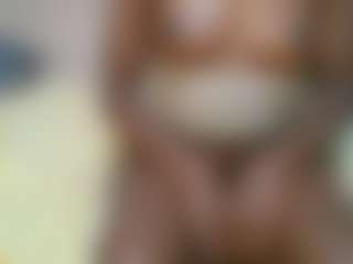 SeismicHill MILF webcam performer live streaming