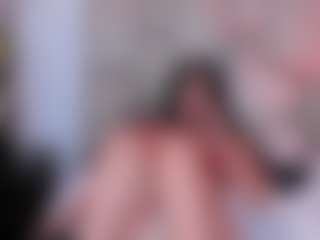 Live cam show with BrianaGuzman - Living Room on live18s.com