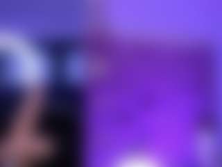 Live cam show with Luna - Small Tits Brown Hair on Fling VIP Chat